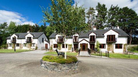 Lodge-Exterior-Atholl